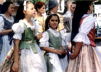 Traditional dress in Oliva
